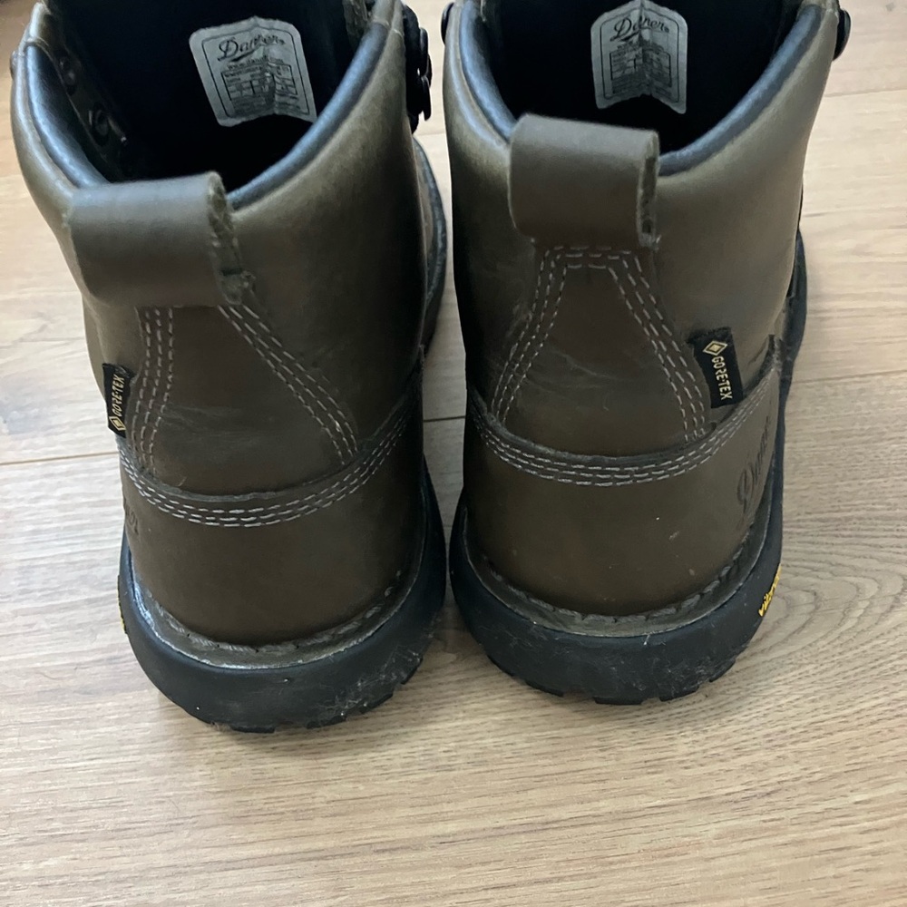 Danner Women’s Olive Leather Boots - Picture 5 of 12